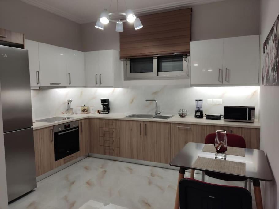 Ebony And Ivory Suites Drosziá Kültér fotó