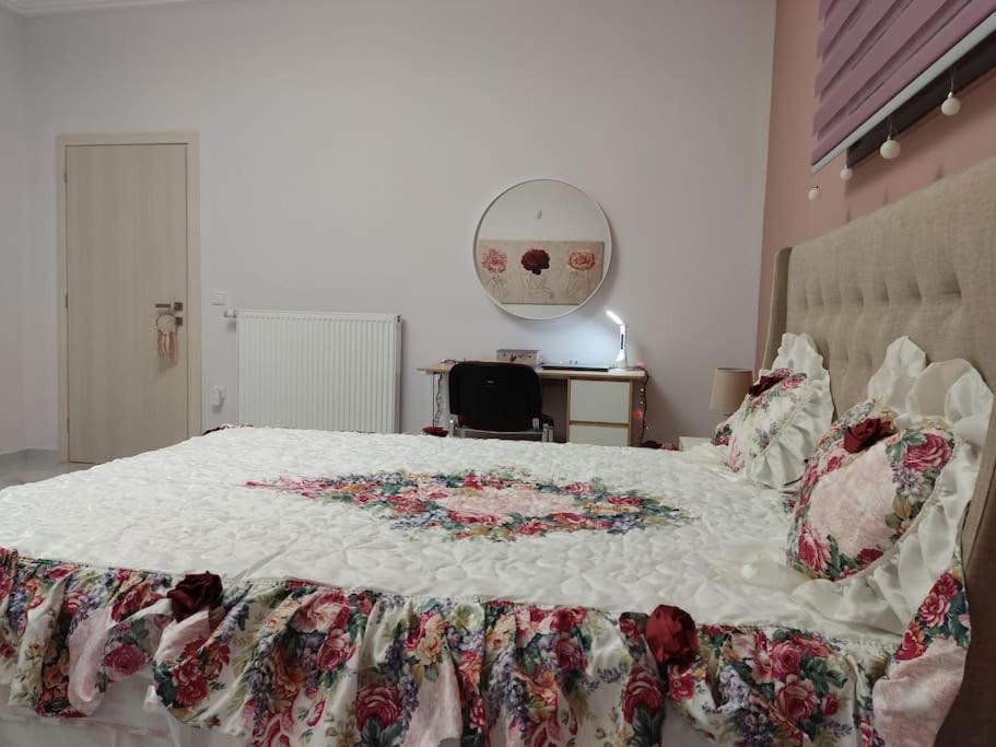 Ebony And Ivory Suites Drosziá Kültér fotó