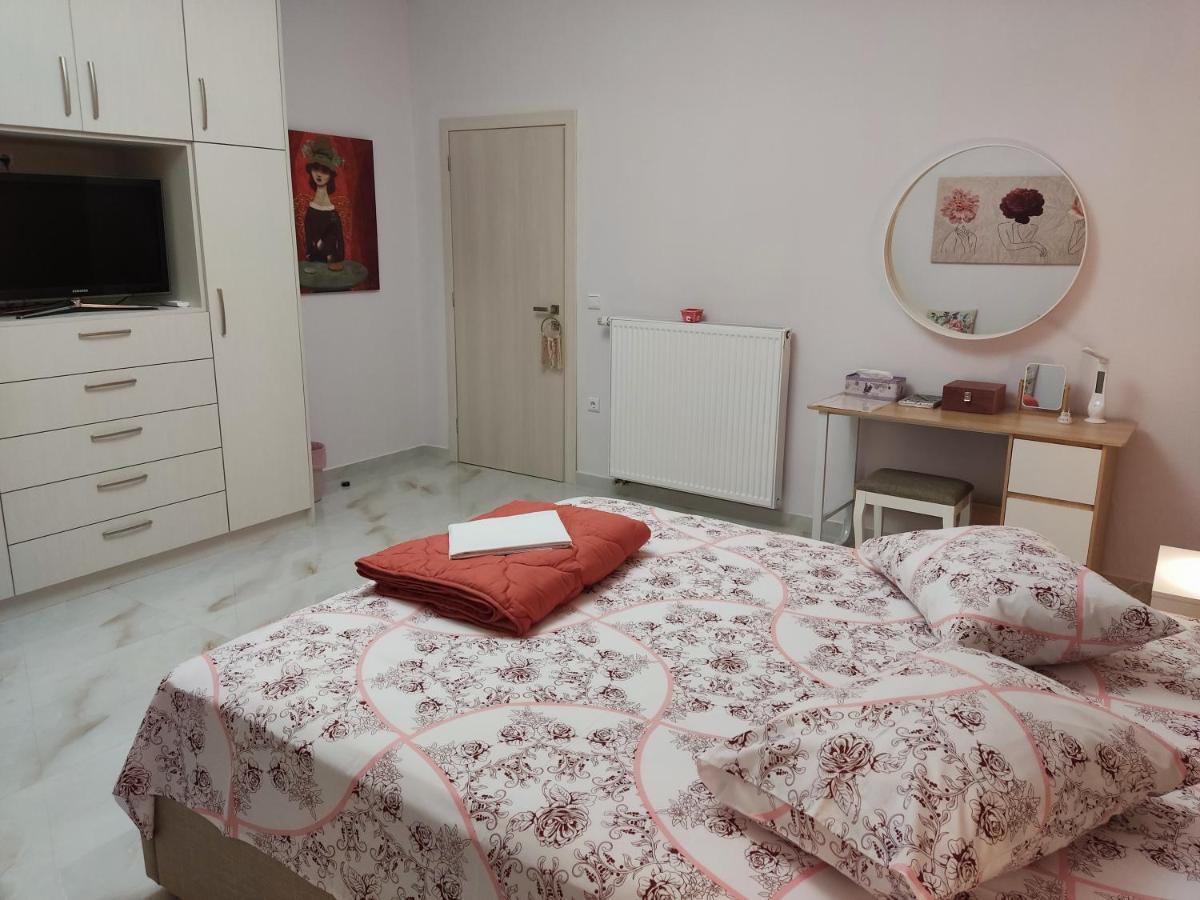 Ebony And Ivory Suites Drosziá Kültér fotó