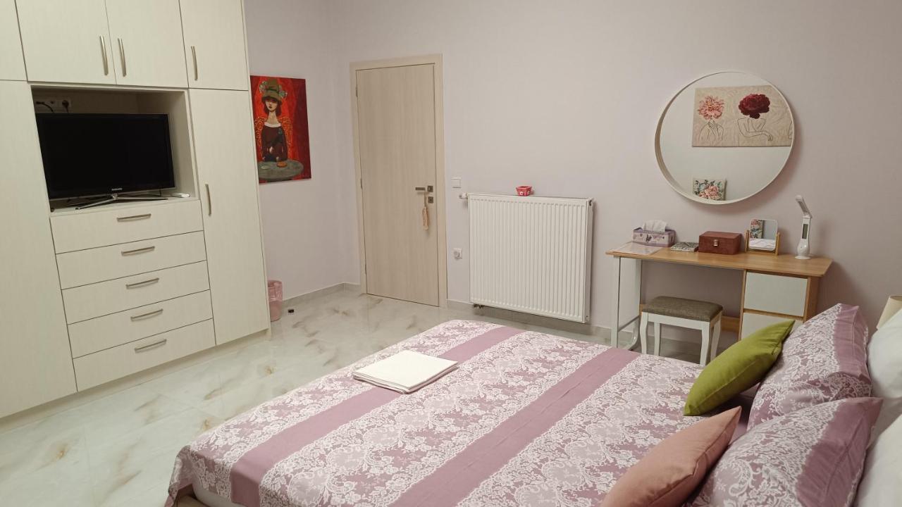 Ebony And Ivory Suites Drosziá Kültér fotó
